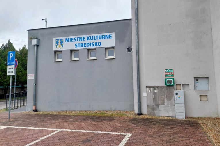 AED - miestne kultúrne stredisko